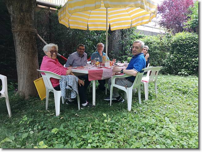 Clicca per scorrere le foto originali ingrandite