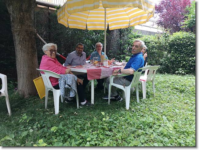 Clicca per scorrere le foto originali ingrandite