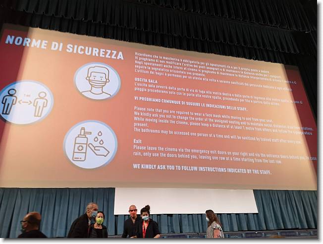 Clicca per scorrere le foto originali ingrandite
