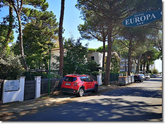 Clicca per scorrere le foto originali ingrandite