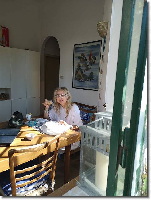 Clicca per scorrere le foto originali ingrandite
