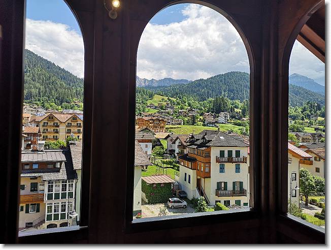 Clicca per scorrere le foto originali ingrandite