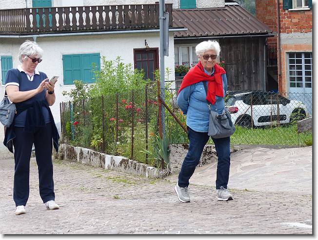 Clicca per scorrere le foto originali ingrandite