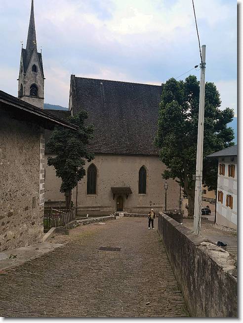 Clicca per scorrere le foto originali ingrandite