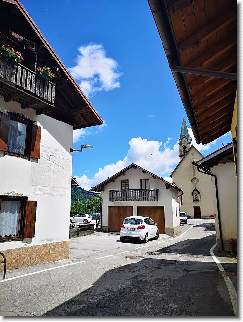 Clicca per scorrere le foto originali ingrandite