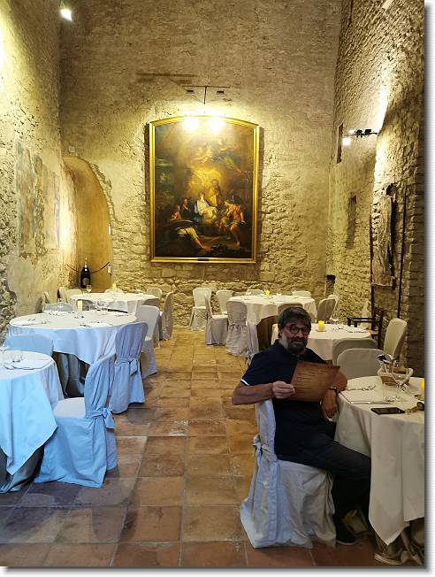 Clicca per scorrere le foto originali ingrandite