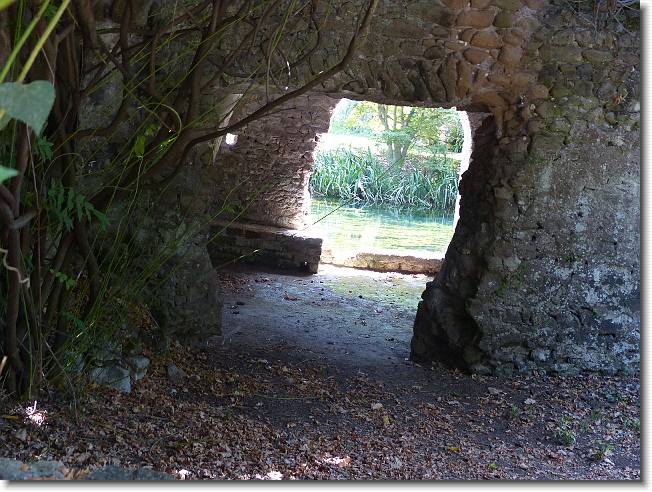 Clicca per scorrere le foto originali ingrandite