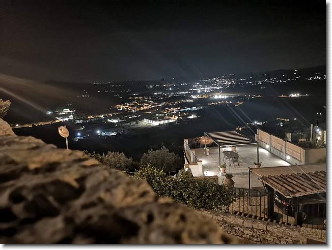 Clicca per scorrere le foto originali ingrandite
