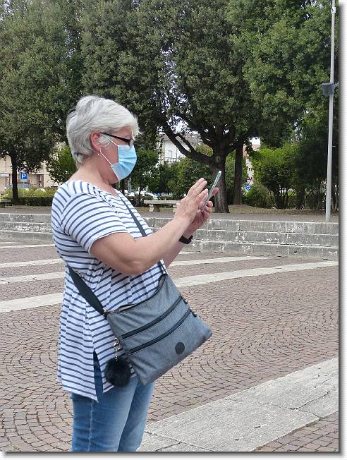 Clicca per scorrere le foto originali ingrandite