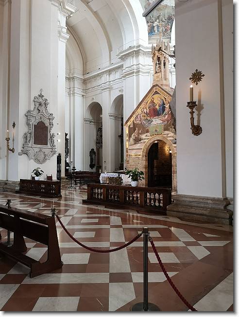 Clicca per scorrere le foto originali ingrandite