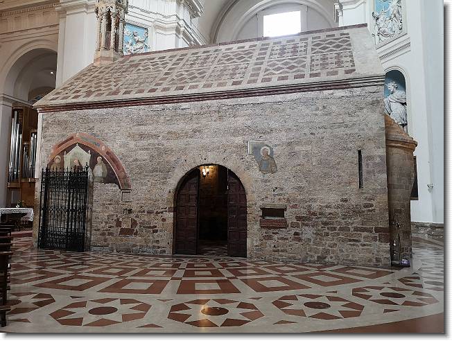 Clicca per scorrere le foto originali ingrandite
