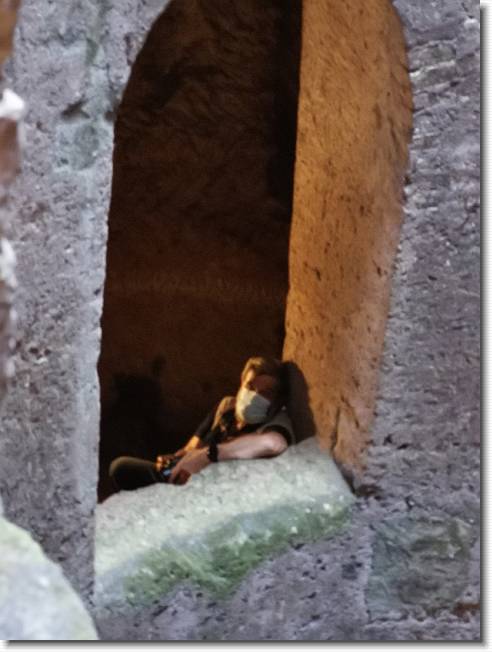 Clicca per scorrere le foto originali ingrandite
