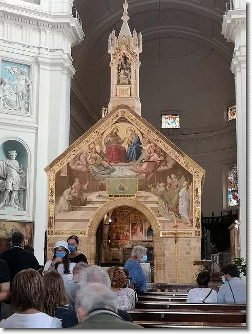 Clicca per scorrere le foto originali ingrandite