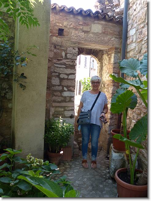 Clicca per scorrere le foto originali ingrandite