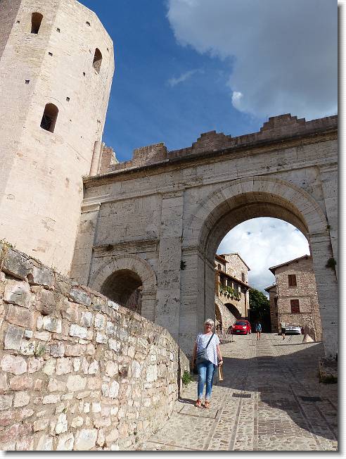 Clicca per scorrere le foto originali ingrandite