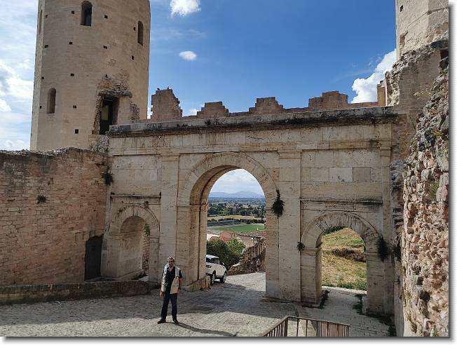 Clicca per scorrere le foto originali ingrandite