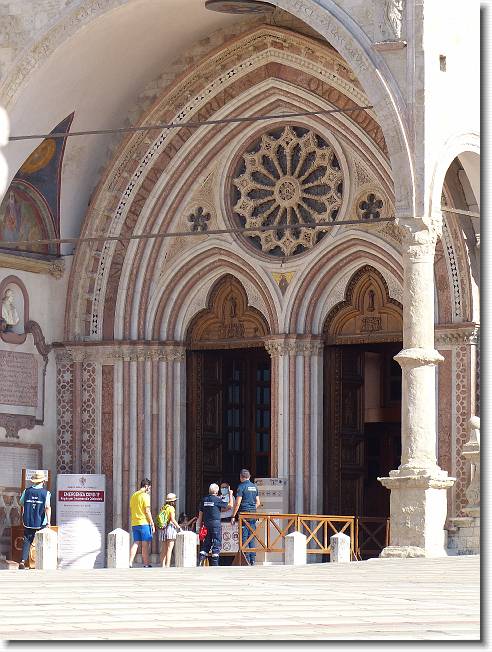 Clicca per scorrere le foto originali ingrandite