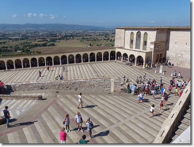 Clicca per scorrere le foto originali ingrandite