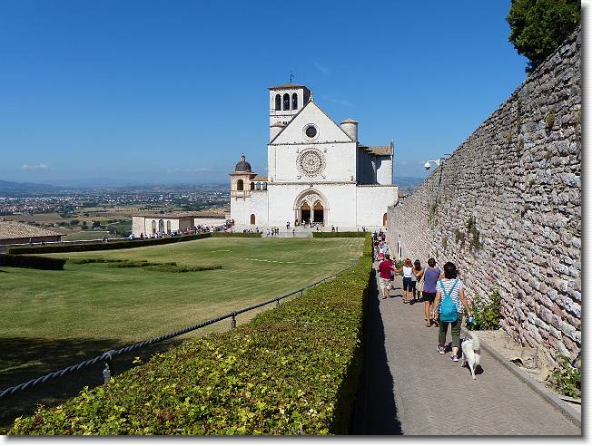 Clicca per scorrere le foto originali ingrandite