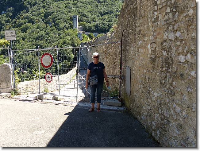 Clicca per scorrere le foto originali ingrandite