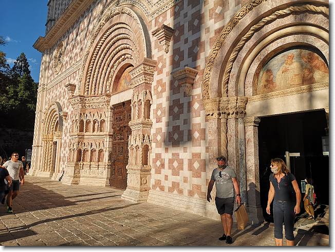 Clicca per scorrere le foto originali ingrandite