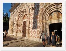 949-Umbria * 3648 x 2736 * (2.1MB)