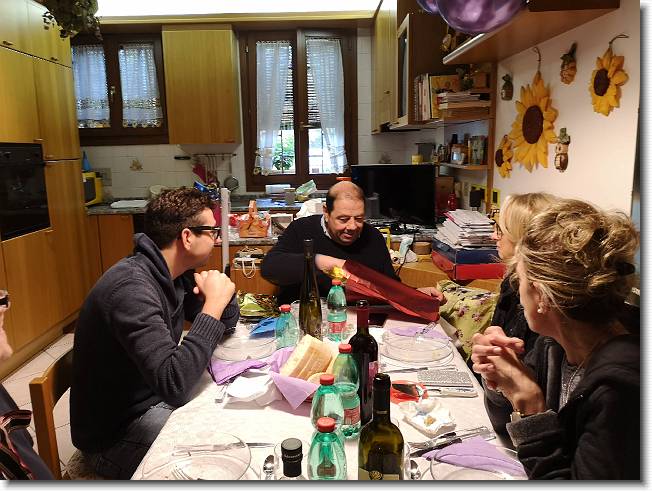 Clicca per scorrere le foto originali ingrandite