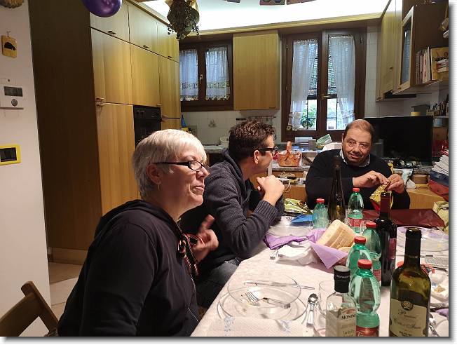 Clicca per scorrere le foto originali ingrandite