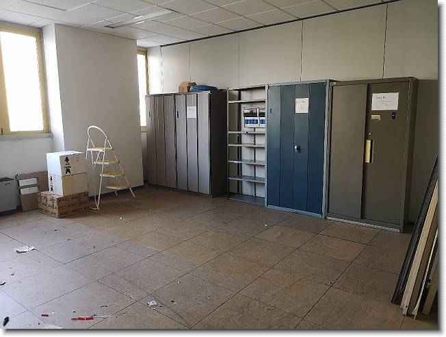 Clicca per scorrere le foto originali ingrandite