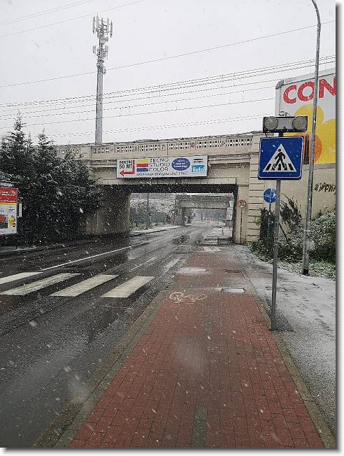 Clicca per scorrere le foto originali ingrandite