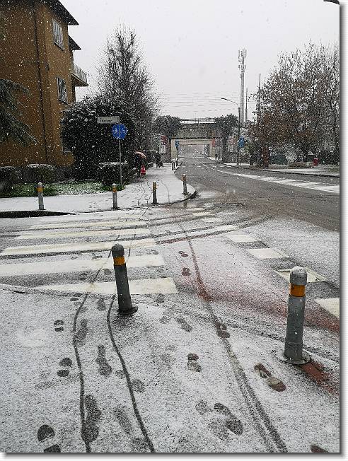 Clicca per scorrere le foto originali ingrandite