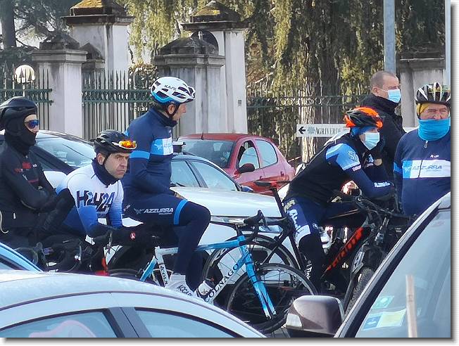 Clicca per scorrere le foto originali ingrandite