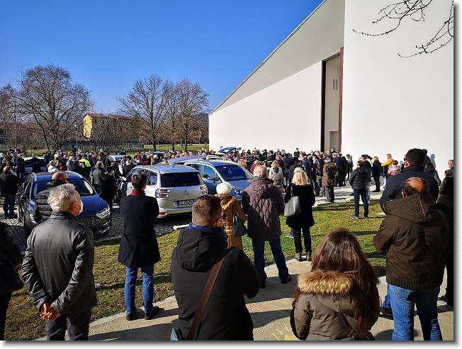 Clicca per scorrere le foto originali ingrandite