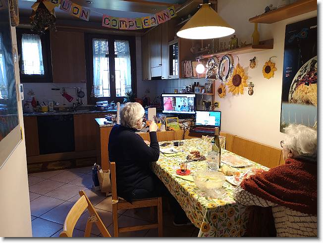 Clicca per scorrere le foto originali ingrandite