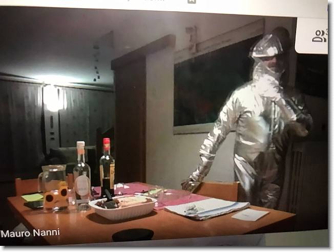 Clicca per scorrere le foto originali ingrandite