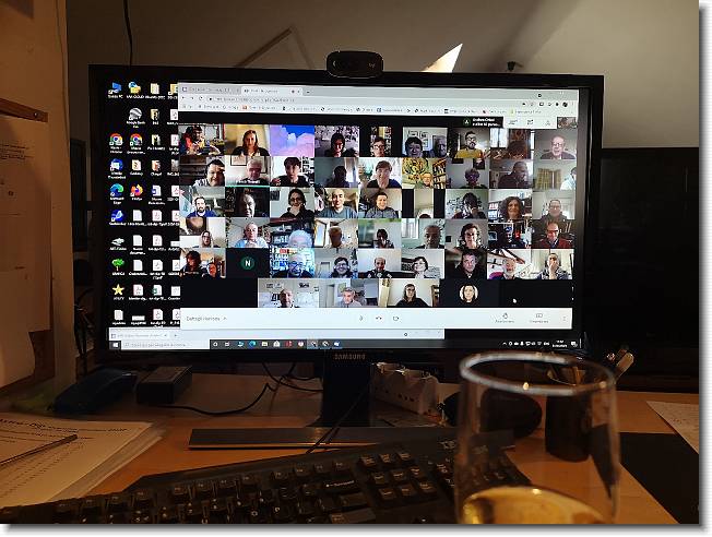 Clicca per scorrere le foto originali ingrandite