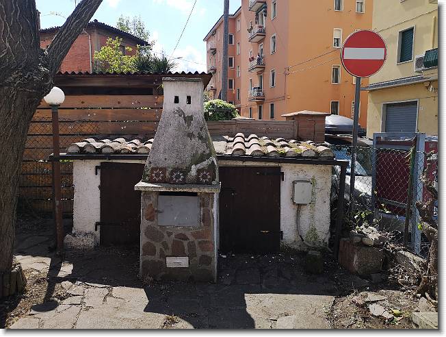 Clicca per scorrere le foto originali ingrandite