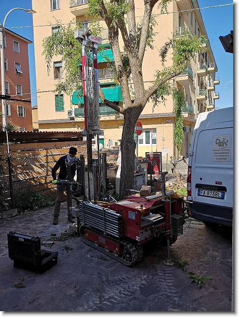 Clicca per scorrere le foto originali ingrandite