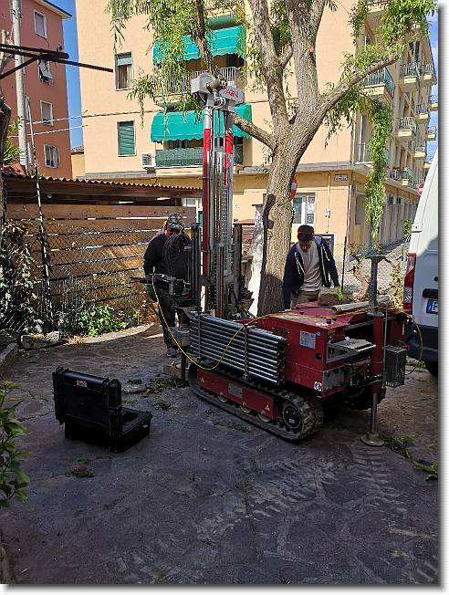 Clicca per scorrere le foto originali ingrandite