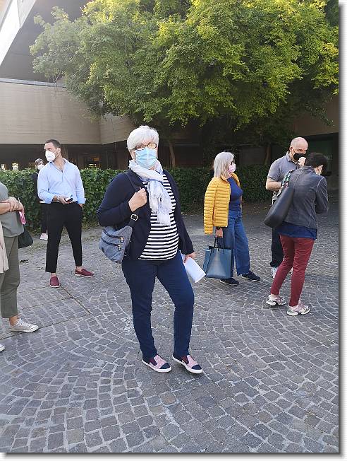 Clicca per scorrere le foto originali ingrandite