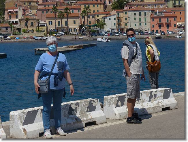 Clicca per scorrere le foto originali ingrandite