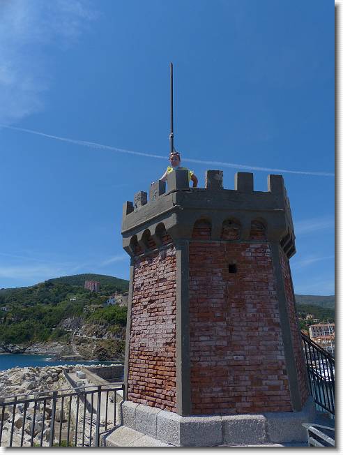 Clicca per scorrere le foto originali ingrandite