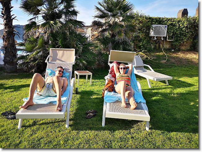 Clicca per scorrere le foto originali ingrandite