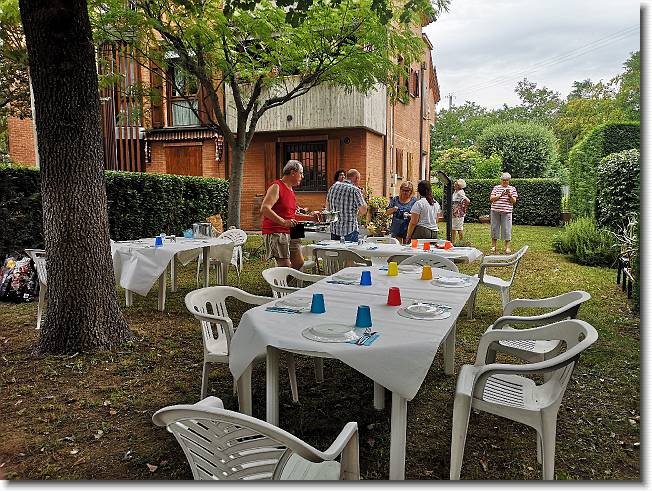 Clicca per scorrere le foto originali ingrandite