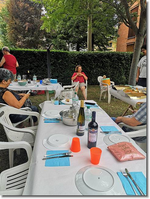 Clicca per scorrere le foto originali ingrandite