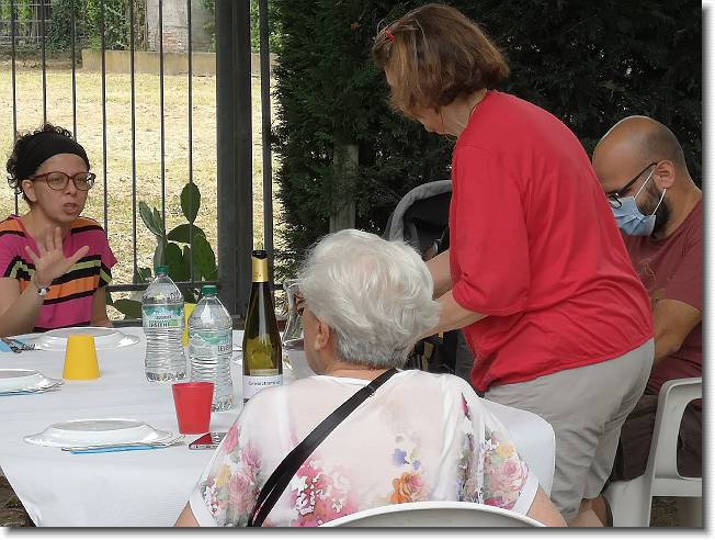 Clicca per scorrere le foto originali ingrandite