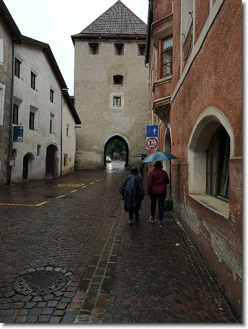 Clicca per scorrere le foto originali ingrandite