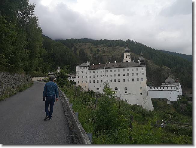 Clicca per scorrere le foto originali ingrandite