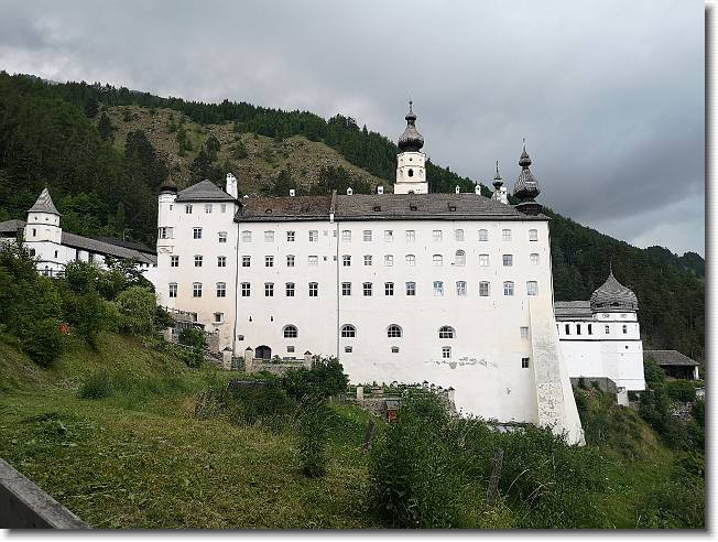 Clicca per scorrere le foto originali ingrandite