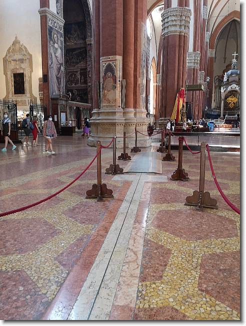 Clicca per scorrere le foto originali ingrandite